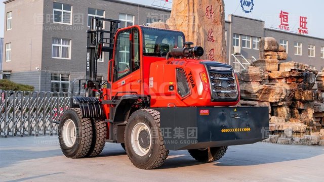 Construction Off-Road Forklift: The Essential Equipment for Efficient Construction