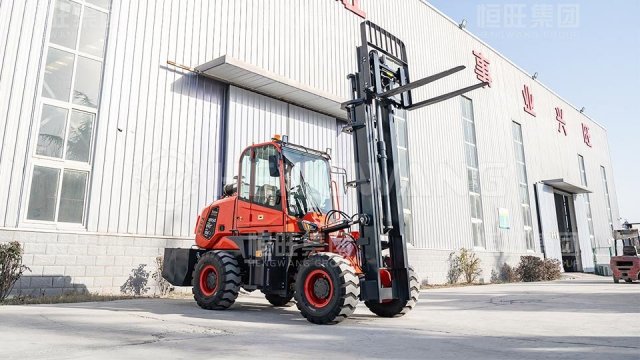 High-Load Off-Road Forklift: A Powerful Tool for Heavy-Duty Operations in Complex Environments